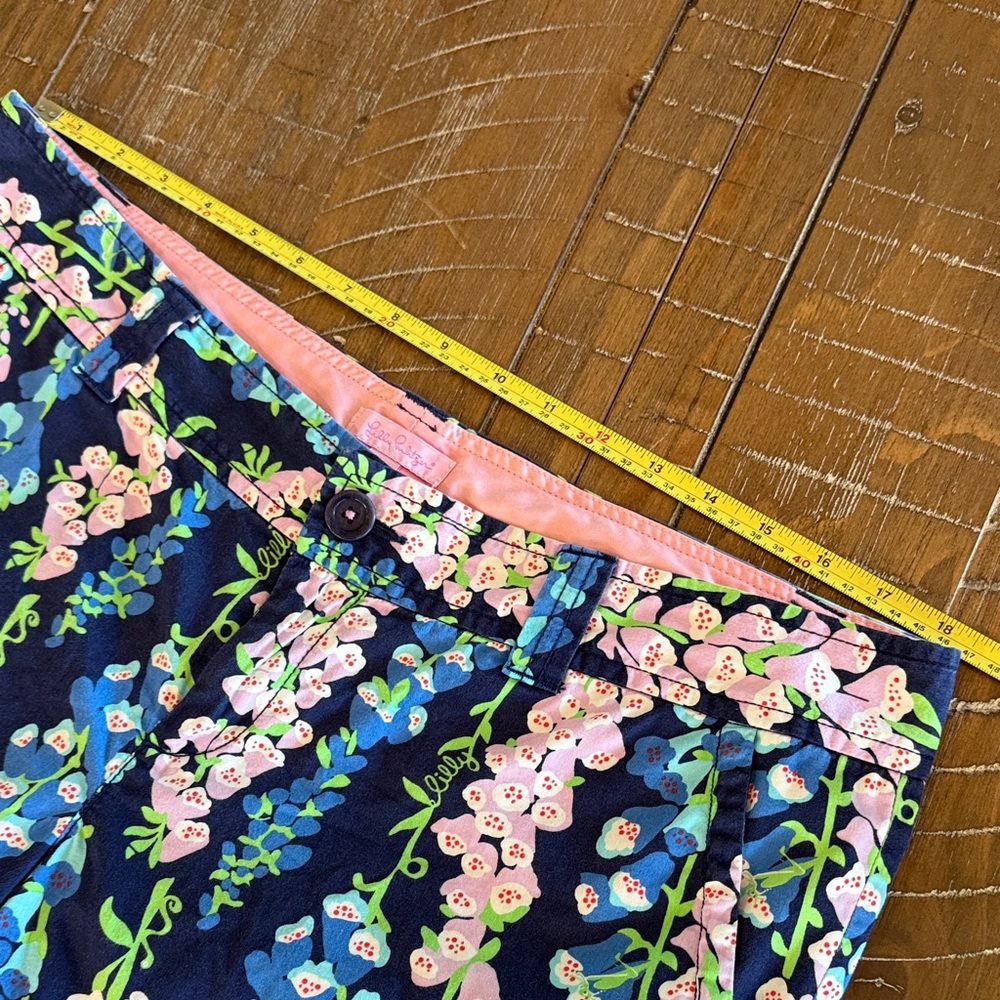 Lilly Pulitzer Foxy Foxglove Resort Bermuda 9” Floral Women's Shorts, EUC, 14 - Picture 5 of 5